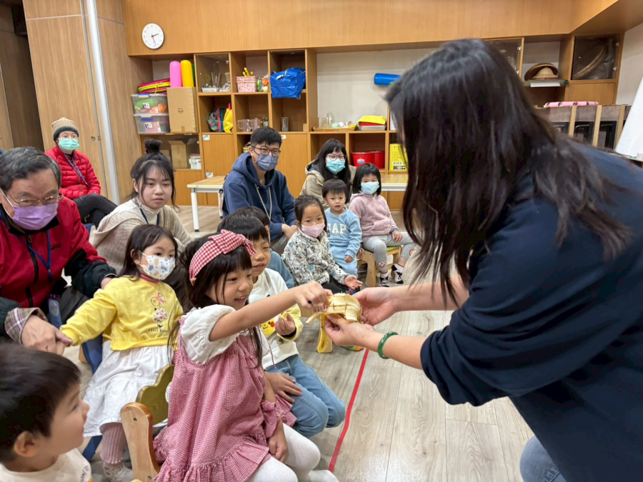 LINE_ALBUM_1150201親子活動-生`Z���&�-�y�����的香蕉外星`R��|������|�