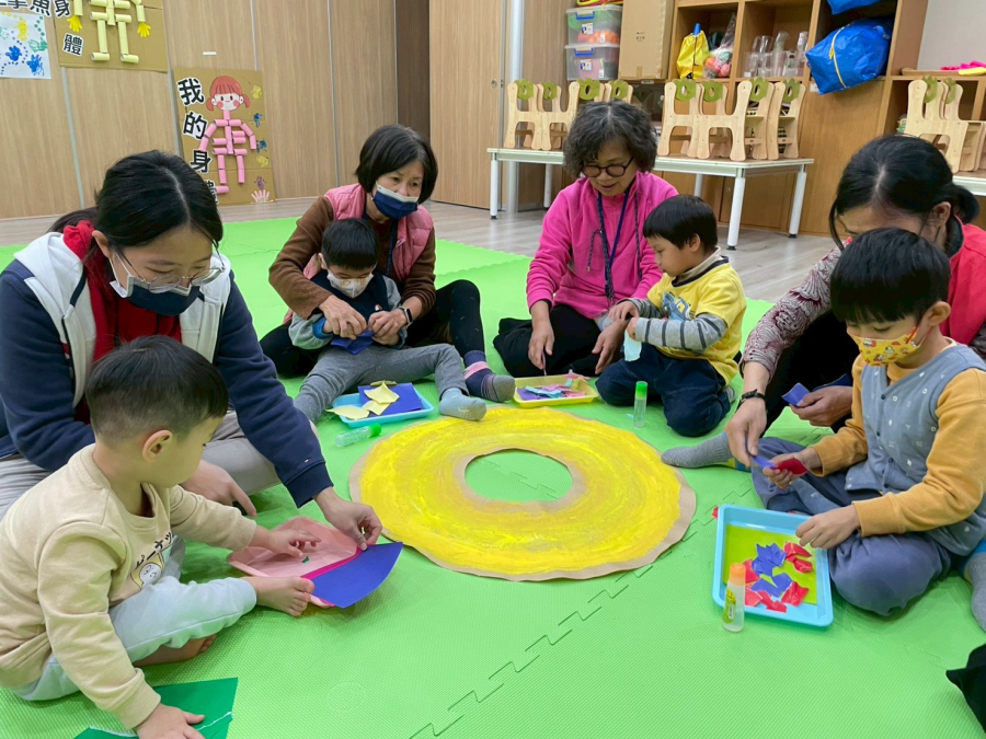 LINE_ALBUM_1150211親子活動-繪本故事`vɮK��ZJ�y�N���[a`�̍��LW̗�