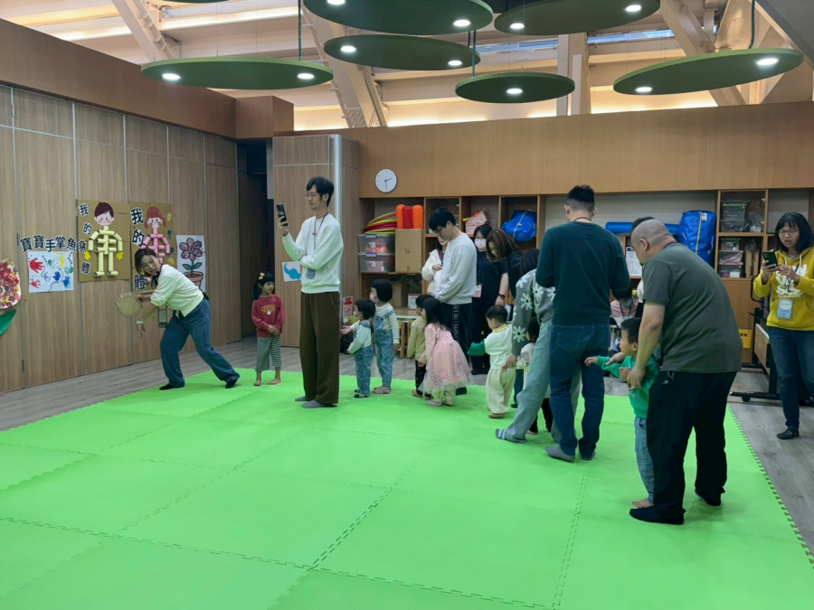 LINE_ALBUM_1150315育兒指導-安全上路`f~́j�.Xi.���� W̍��MW�N