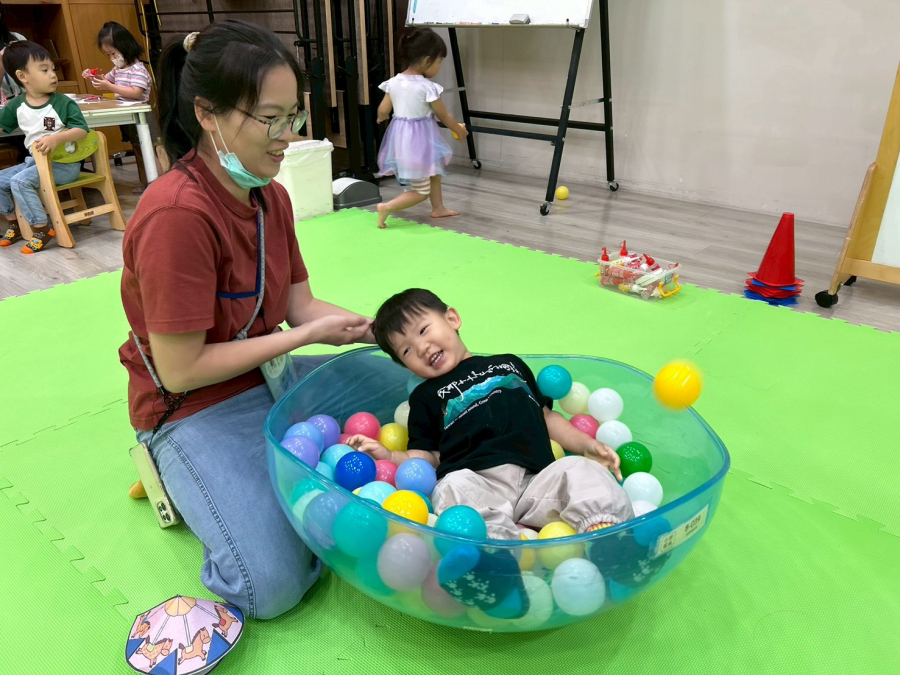 LINE_ALBUM_1150422親子活動-繪本故事`vɮX؎ZIΘ�j�.Y�%�#cC#%��
