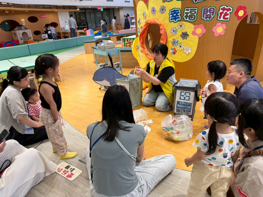 LINE_ALBUM_1150506親子活動-益智角��k�JÒ�Y�[�l%�am{`|�救救鯨魚的家_260506_22
