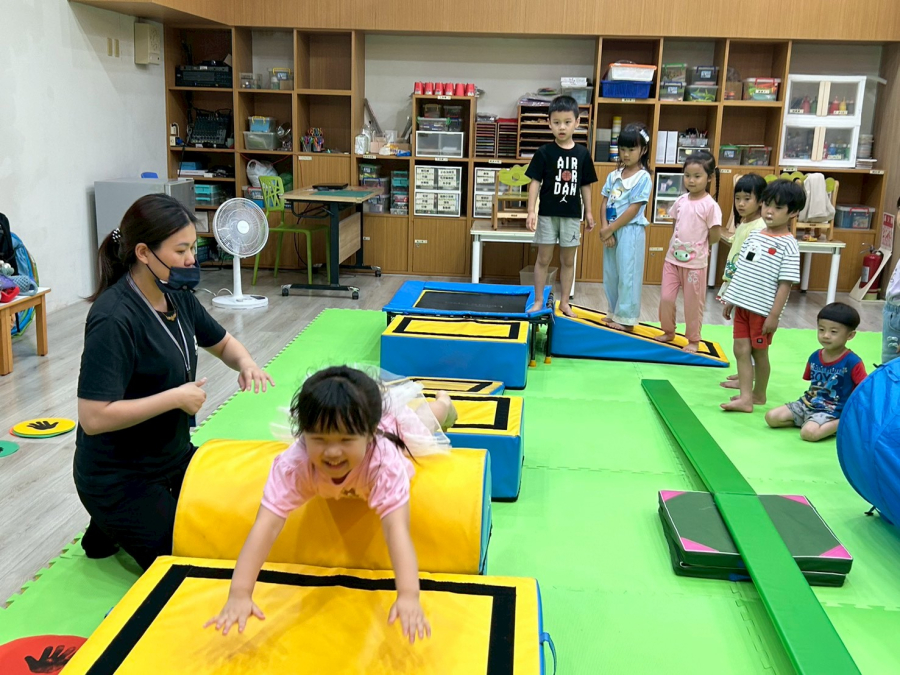 LINE_ALBUM_1150526親子活動-體能��k��m�K���9�.