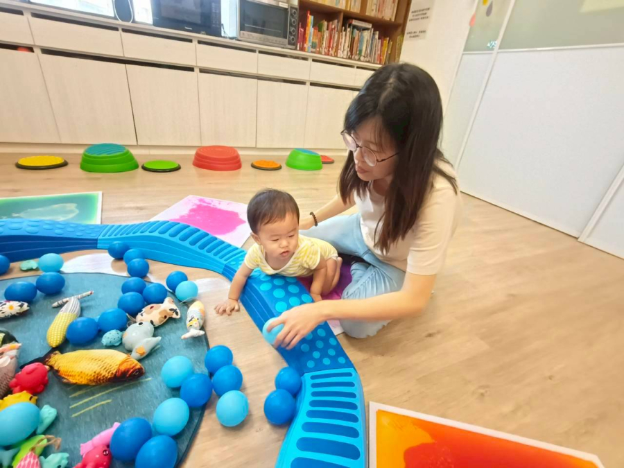 小小釣手抓魚趣