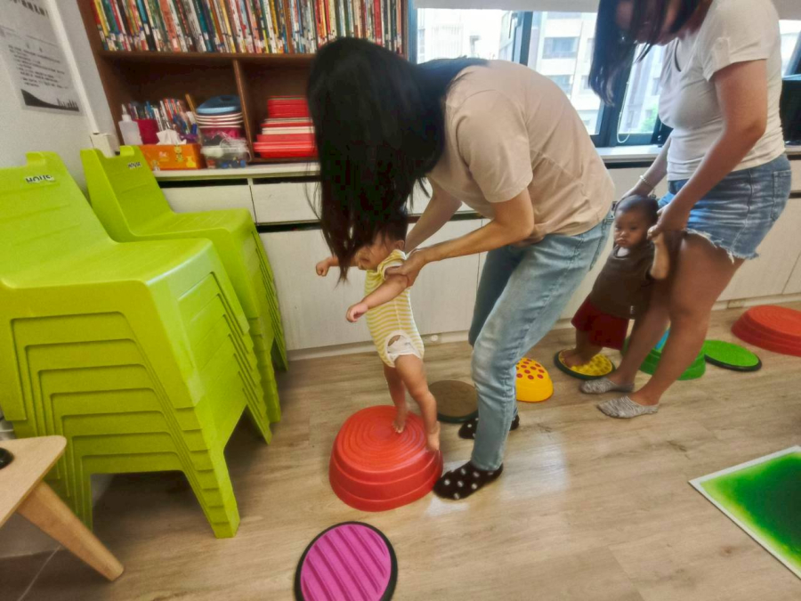 小小釣手抓魚趣