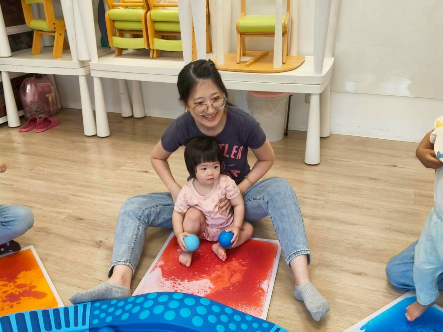 小小釣手抓魚趣