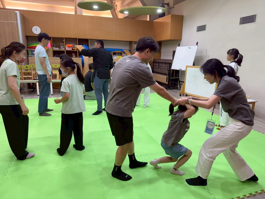 LINE_ALBUM_1150614親子活動-體能��k�����C�bˢꭁX�^X�^��%�#ccE�e�