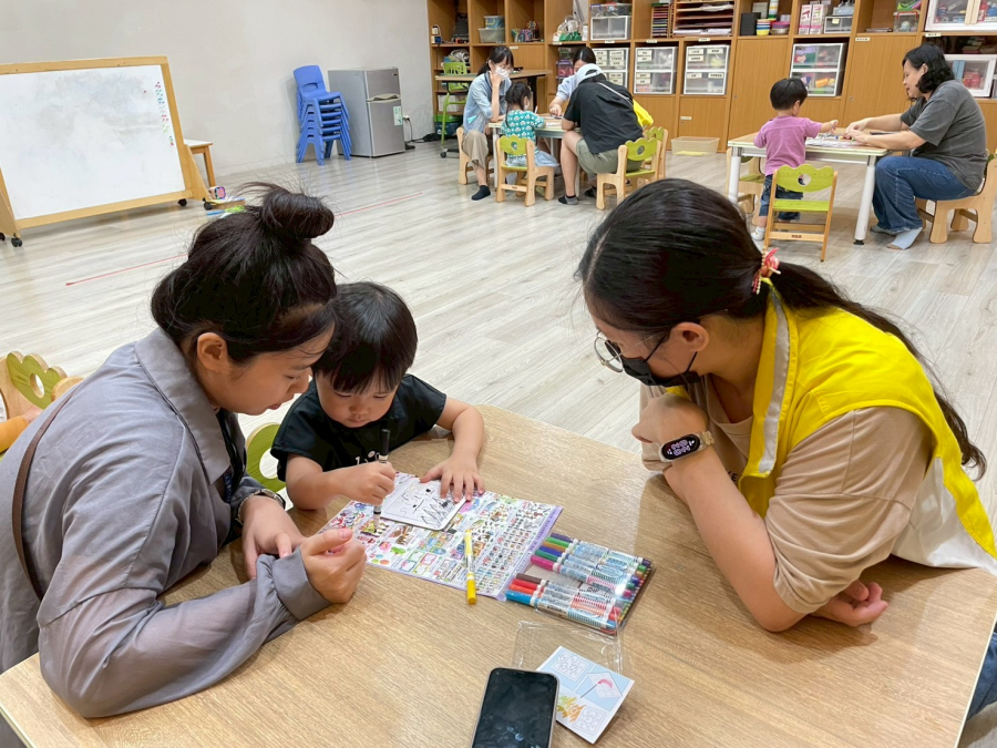 LINE_ALBUM_1150617親子活動-社會`vɮ[a`���拼圖_260617_13