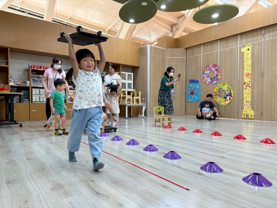 LINE_ALBUM_1150618親子活動-體能-變形金剛_260618_39_26