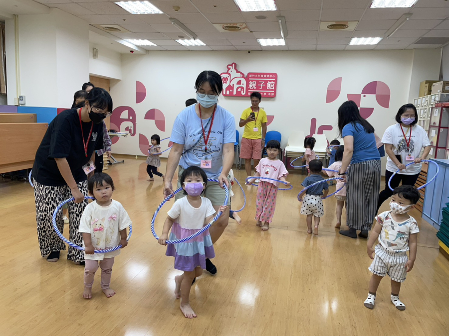 1140528(1)親子遊戲：端午賽龍舟